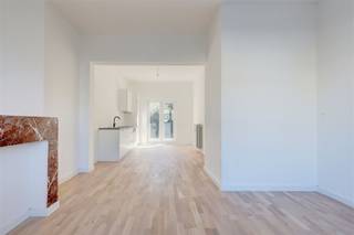 Dit appartementsgebouw met 4 appartementen staat te koop in de Dennenlaan in Wilrijk. Op wandelafstand vinden we het centrum van Wilrijk, Park...