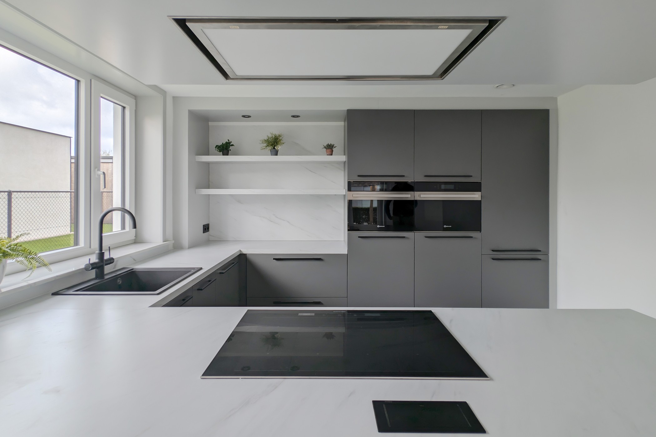 Ruim gelijkvloersappartement op centrale locatie! - foto 3