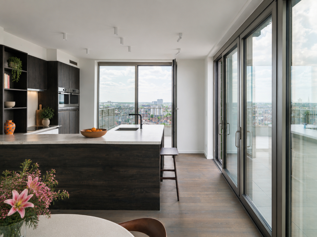 Penthouse met twee volwaardige slaapkamers en een uitzonderlijk terras met panoramisch zicht over Gent en zijn torens. - foto 2