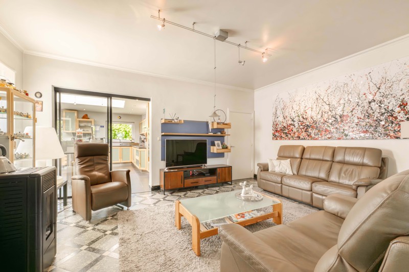 🏡 Charmante gezinswoning met zonnige tuin en polyvalent bijgebouw in Sint-Eloois-Vijve 🌿 - foto 4