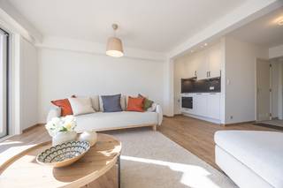 This exceptionally bright studio with a south-facing terrace is located on the eighth floor of the stylish Residence Verdiende Rust (Zeedijk 54), a prime location on the seafront of Middelkerke. You are literally living on the front line by the sea, while the studio itself is positioned at the rear of the building — allowing you to enjoy sunshine all day long in complete peace and privacy.<br /><br />The location is truly unique. The beach is right at your doorstep, while the new casino, fine restaurants, trendy boutiques and public transport are all within walking distance. Here, you effortlessly combine tranquillity, comfort and vibrant seaside living, with everything Middelkerke has to offer close at hand.<br /><br />The studio has been thoughtfully and efficiently designed, with maximum attention to natural light and a sense of space. The spacious living area is bathed in daylight thanks to large windows and connects seamlessly to the sunny terrace. Indoors and outdoors blend harmoniously, creating an open and pleasant living experience.<br /><br />The fully equipped kitchen features quality appliances and offers every comfort for relaxed cooking and dining.<br />The bathroom includes a modern walk-in shower, washbasin and toilet, stylishly finished and practically arranged.<br /><br />The south-facing terrace of approx. 5 m² provides a valuable additional outdoor space where you can relax in privacy and enjoy the sun, sheltered from the sea breeze.<br /><br />Highlights:
<ul>
<li>South-facing terrace</li>
<li>Exclusive seafront location</li>
<li>Excellent potential for holiday rentals</li>
<li>Ideal as a second home or investment</li>
</ul>
This property combines prime location, brightness, comfort and investment potential in one attractive package. Perfect as a stylish seaside retreat or as a smart investment with strong rental potential.<br /><br />Are you looking for a property with character in an absolute prime location? Contact us today for a viewing and discover the charm and potential of this unique studio.