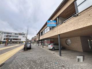 LUXE APPARTEMENT IN TESSENDERLO-HAM MET UITSTEKENDE LIGGING Dit indrukwekkende appartement van 176 vierkante meter ligt in het hartje van...