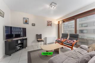 Ontdek dit instapklaar appartement op de 5de verdieping van residentie Zandbank, met een mooi lateraal zeezicht. Gelegen op een toplocatie dicht...