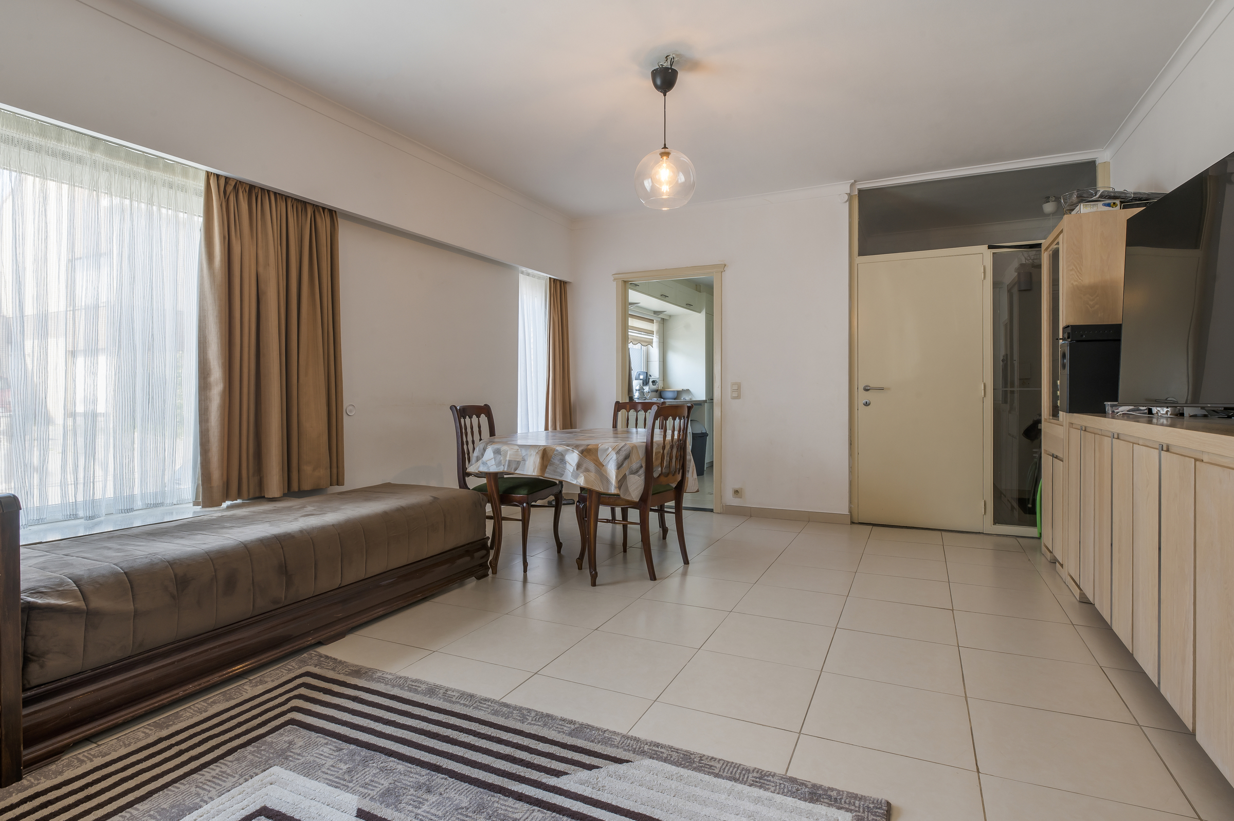 Gelijkvloers appartement met 3 slaapkamers en garage - foto 3