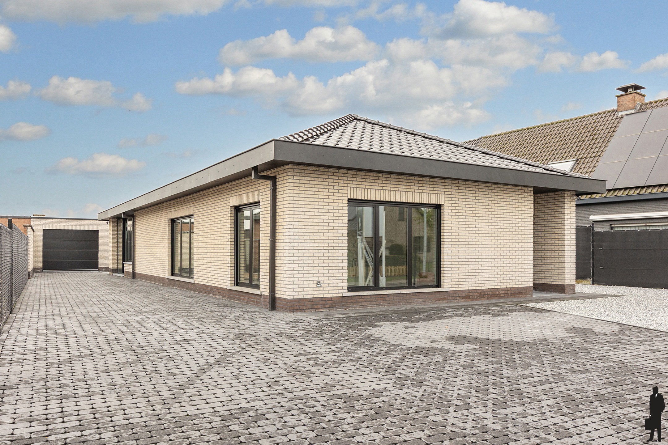 Gerenoveerde bungalow met weids uitzicht en externe garage - foto 2