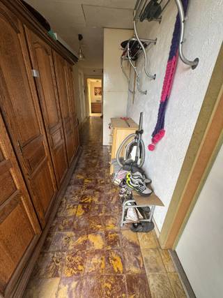 Op te knappen woning in open bebouwing zonder renovatieverplichting, gelegen aan de Weg naar Zwartberg, in de buurt van het...
