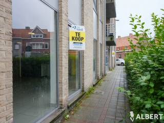 Centraal gelegen commerciële ruimte van 117 m² – instapklaar en veelzijdigDeze commercieel aantrekkelijke ruimte van 117 m² bevindt zich op een...