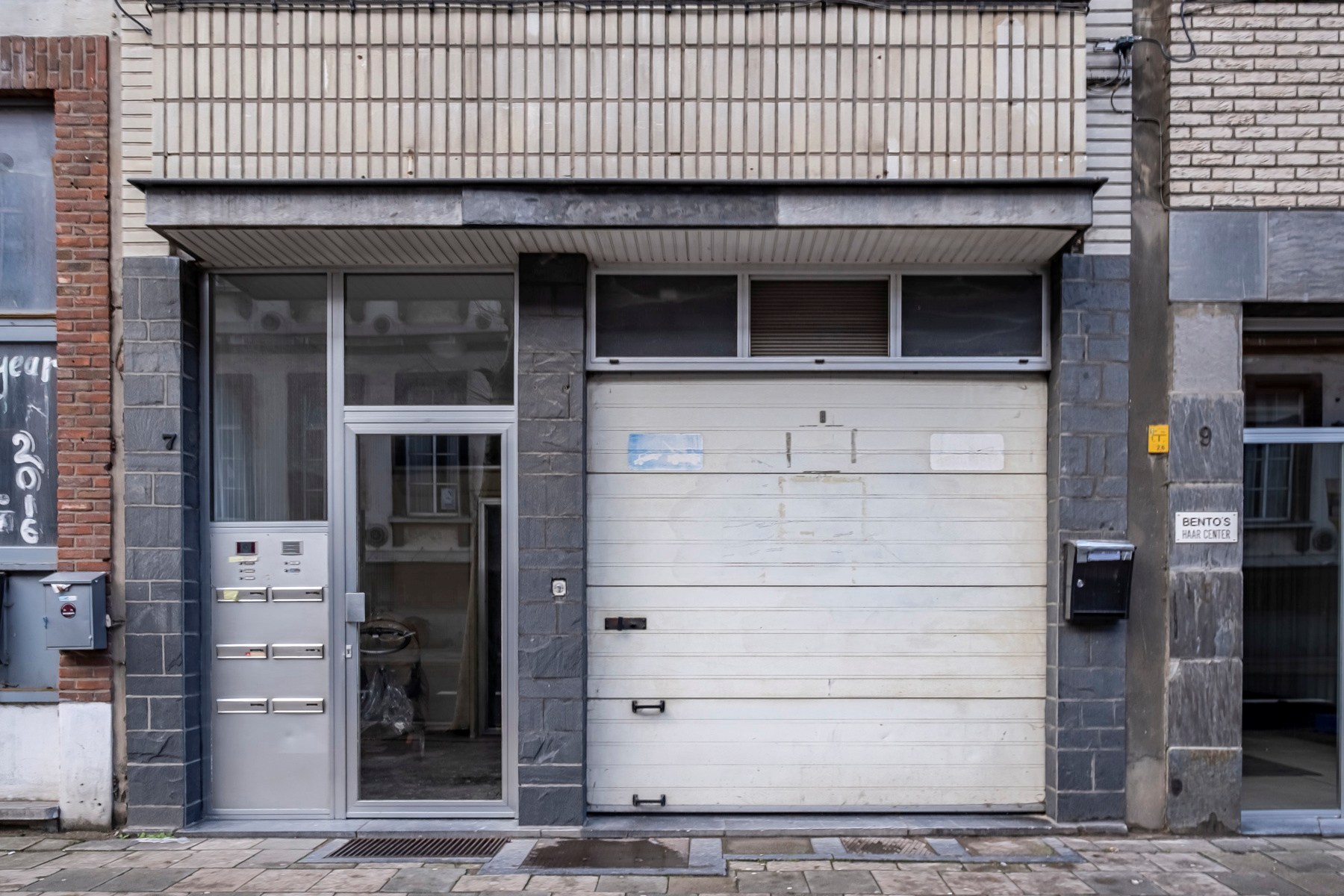 Garage for rent in Antwerp - photo 1