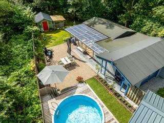 Voor meer info en foto’s, surf naar www.swevers.be – Deze charmante vakantiewoning op Galgeneinde 100 in Bolderberg, gebouwd in 1960, biedt 79...