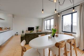 De Grotesteenweg is zo’n plek waar alles mooi samenkomt. Je woont hier in een levendige buurt waar winkels, bakkers, cafés en openbaar vervoer...