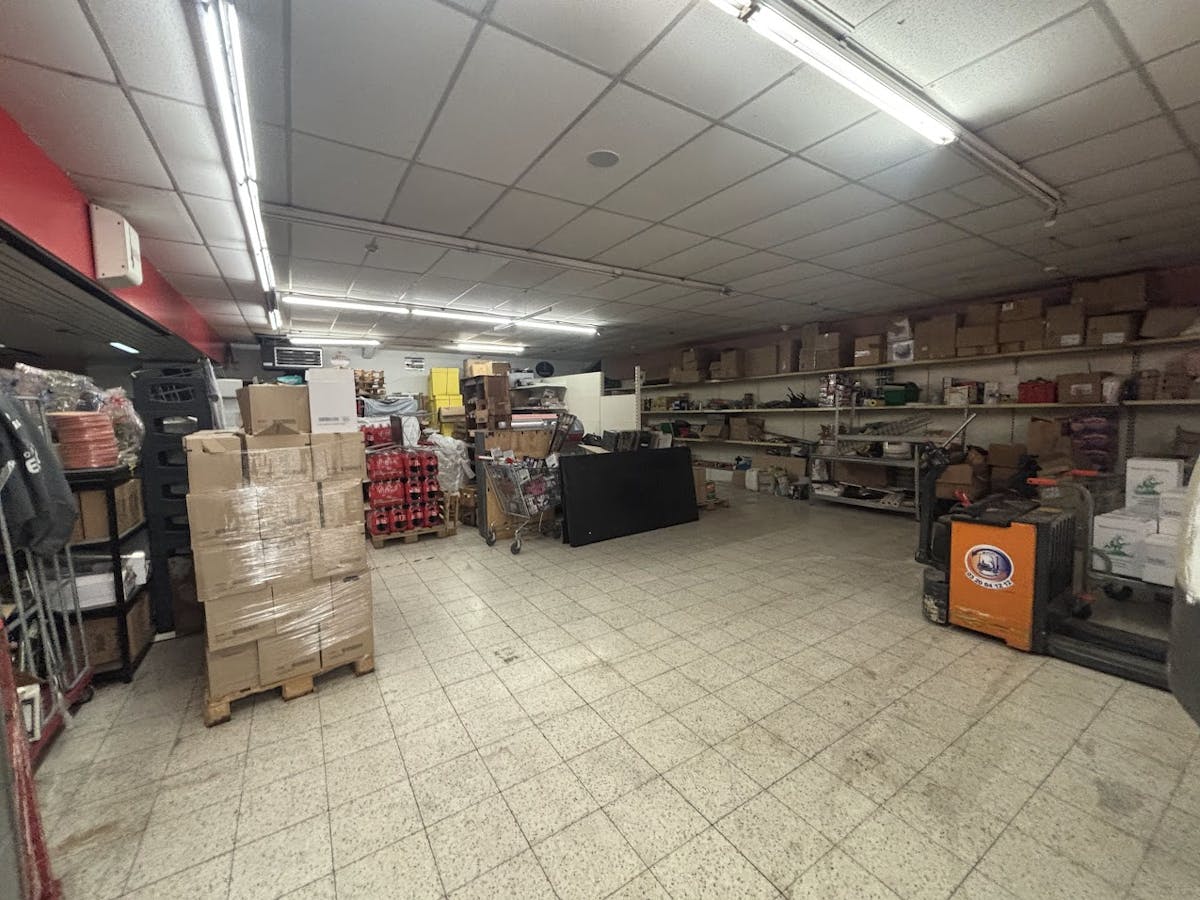 Spacieuse propriété commerciale avec potentiel de vente à Mouscron - photo 4