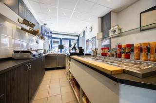 OVERNAME HANDELSFONDS!.Bent u klaar om een goed draaiende broodjeszaak over te nemen op een toplocatie in het hartje van Brasschaat? Dan is de...