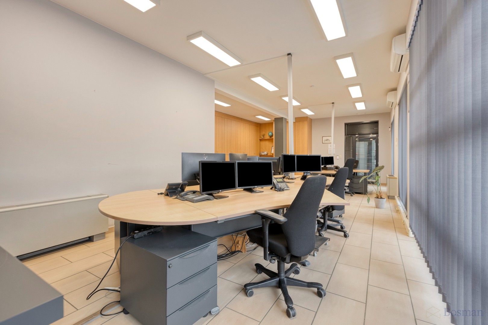 Ruim handelspand te huur in centrum Tessenderlo - foto 4