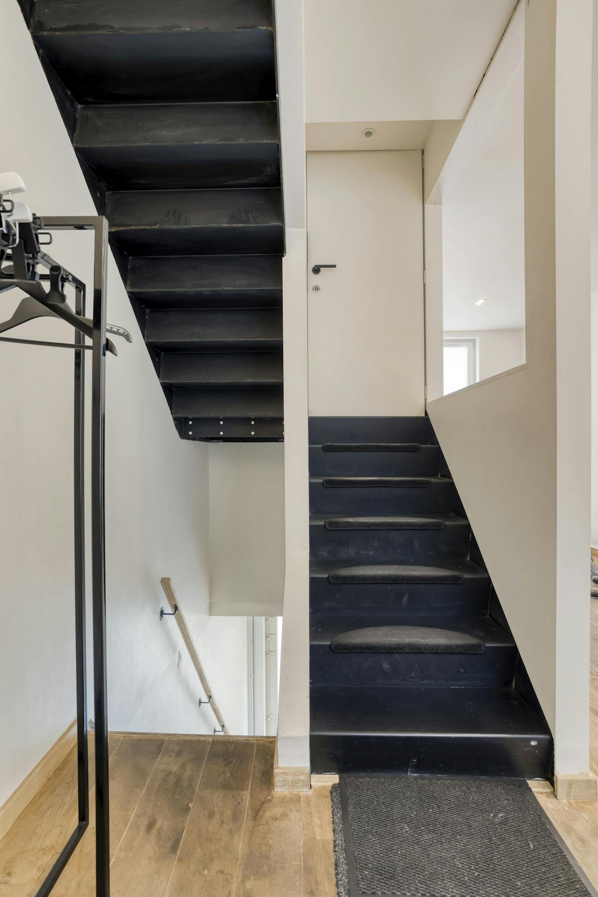 Commercial property with apartment for sale in the center of Kortrijk - photo 5