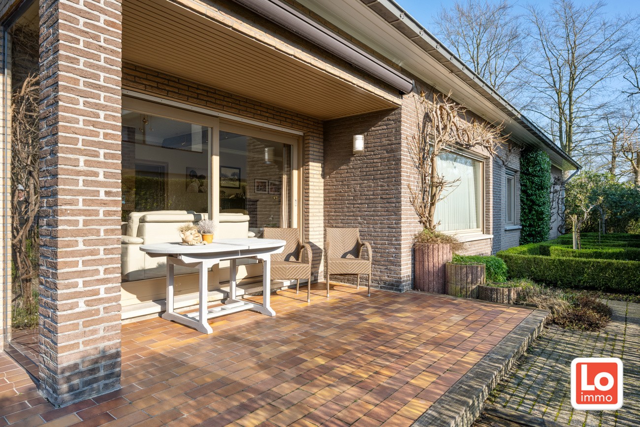 IN OPTIE! Degelijke open gelijkvloerse woning met inpandige garage en grote tuin op een groene toplocatie in Beervelde! - foto 2