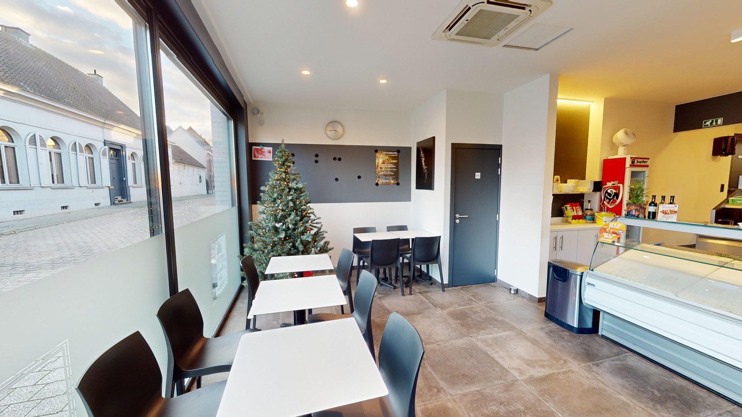 Te koop: Goed draaiende frituur mét gerenoveerde woning in het hart van Zingem - foto 3