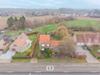 Ben jij op zoek naar een af te breken woning met uitstekend potentieel voor heropbouw op een perceel van bijna 1.500 m² in Oudenaarde? Gevonden!De...