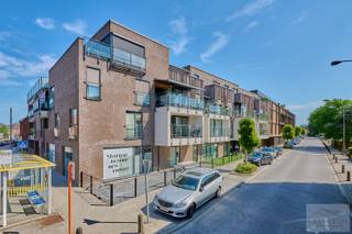 ruim energiezuinig  appartement met 2 slaapkamers, hoogwaardige afwerking en topligging nabij het centrum van LommelWelkom in dit charmante...