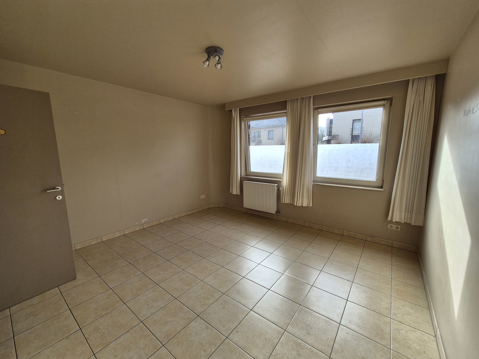 Gezellig en rustig gelegen gelijkvloers appartement - foto 4