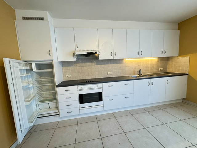 Zeer ruim 2 slpk appartement te huur in Westende dorp! - foto 5
