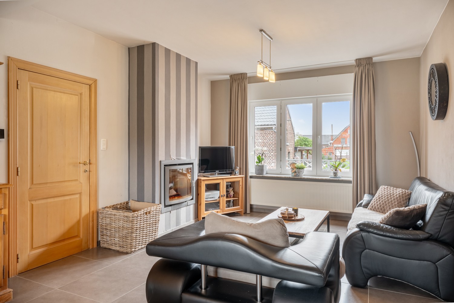 Ruime gezinswoning met 4 slaapkamers, 2 badkamers en zonnige tuin op rustige locatie - foto 5