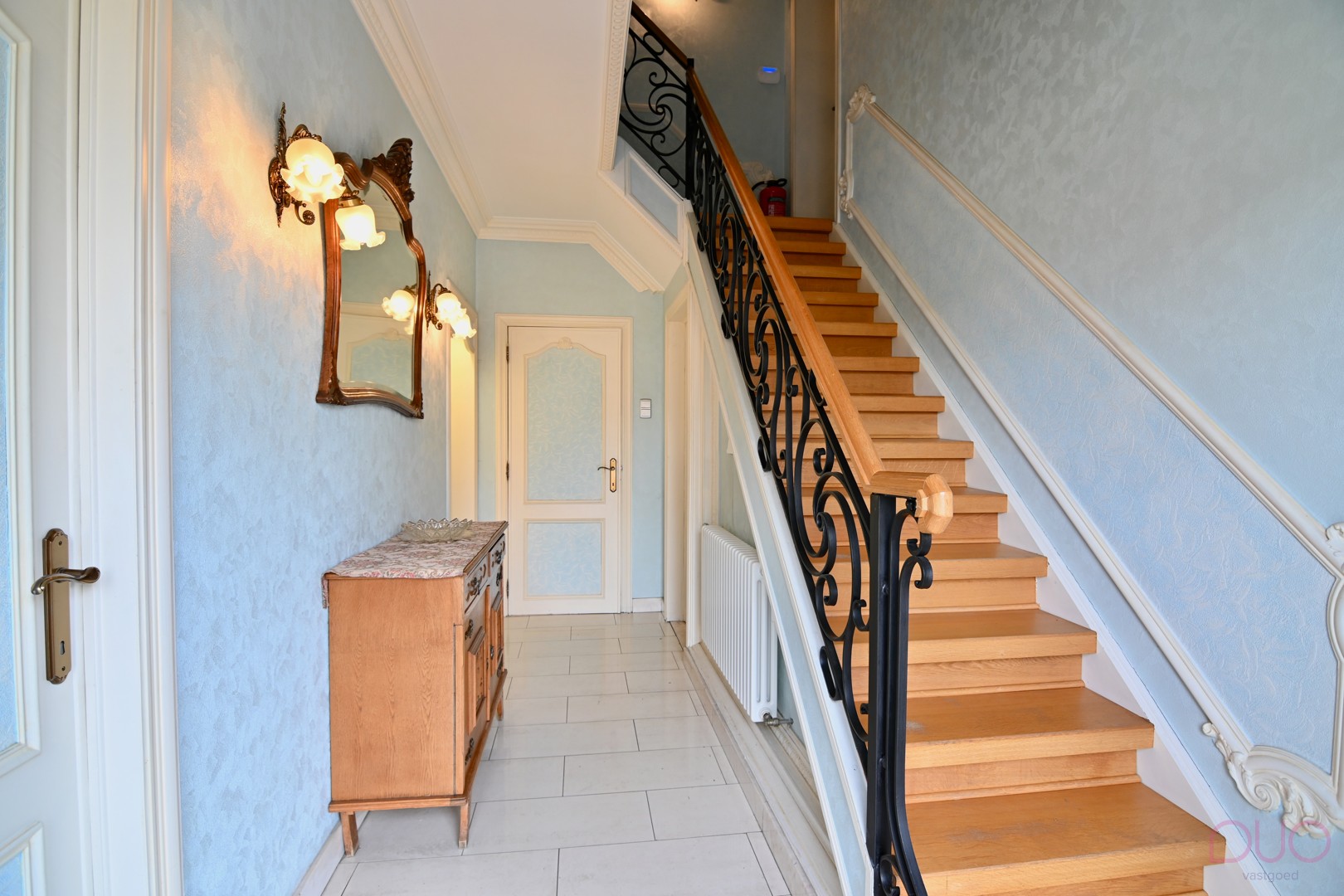 Kwalitatieve woning met multifunctionele loods in het centrum van Heers – ideaal voor zelfstandigen - foto 2