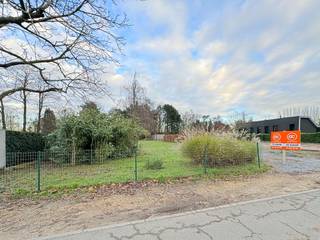 Voor meer info of een bezoek bel 0475757251 of mail philip@ocvastgoed.be Bouwgrond op gunstige ligging van 941m2.Deze bouwgrond is gelegen op een...