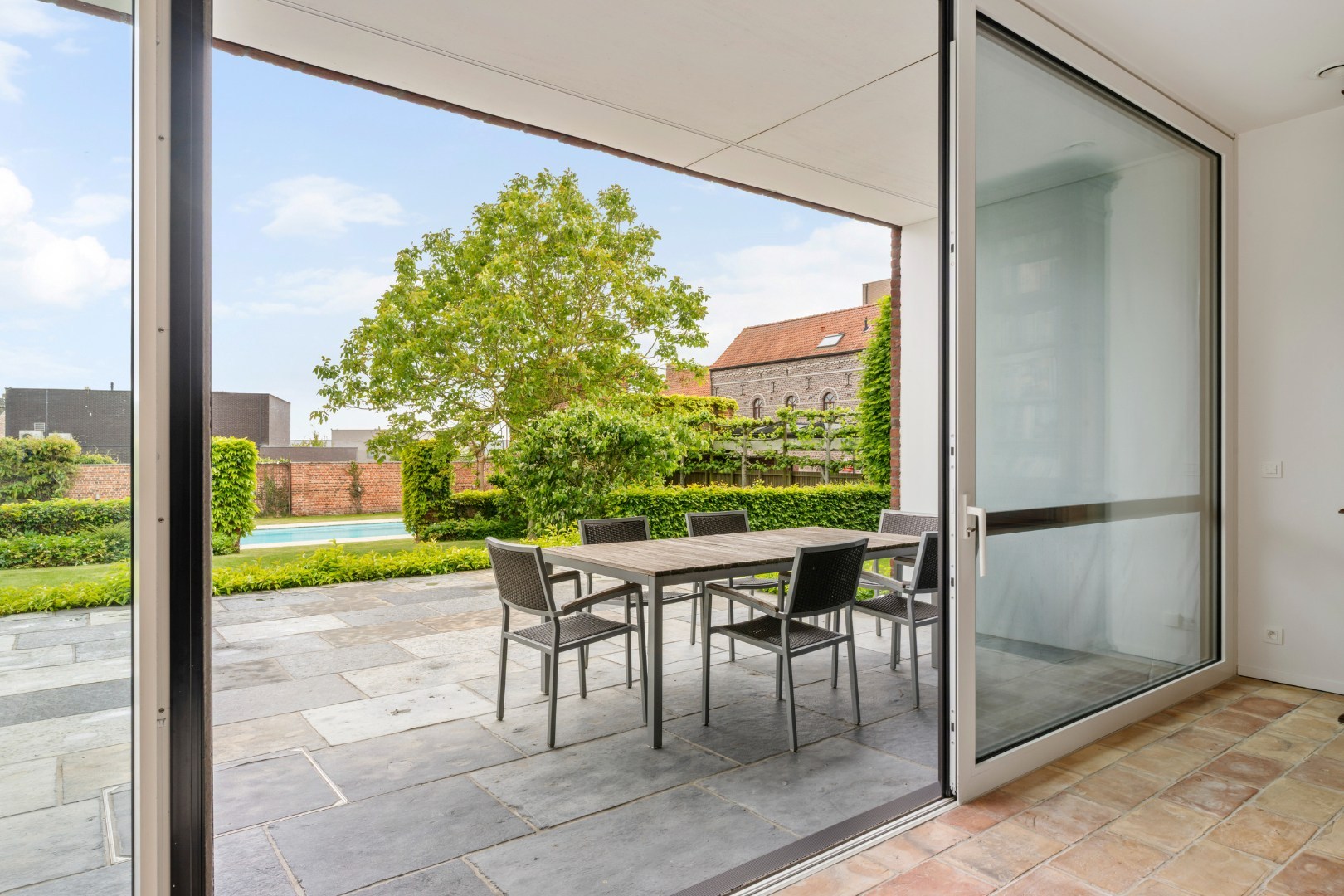 Characterful villa with 3 bedrooms, swimming pool, garage and carport in Moorslede - photo 4