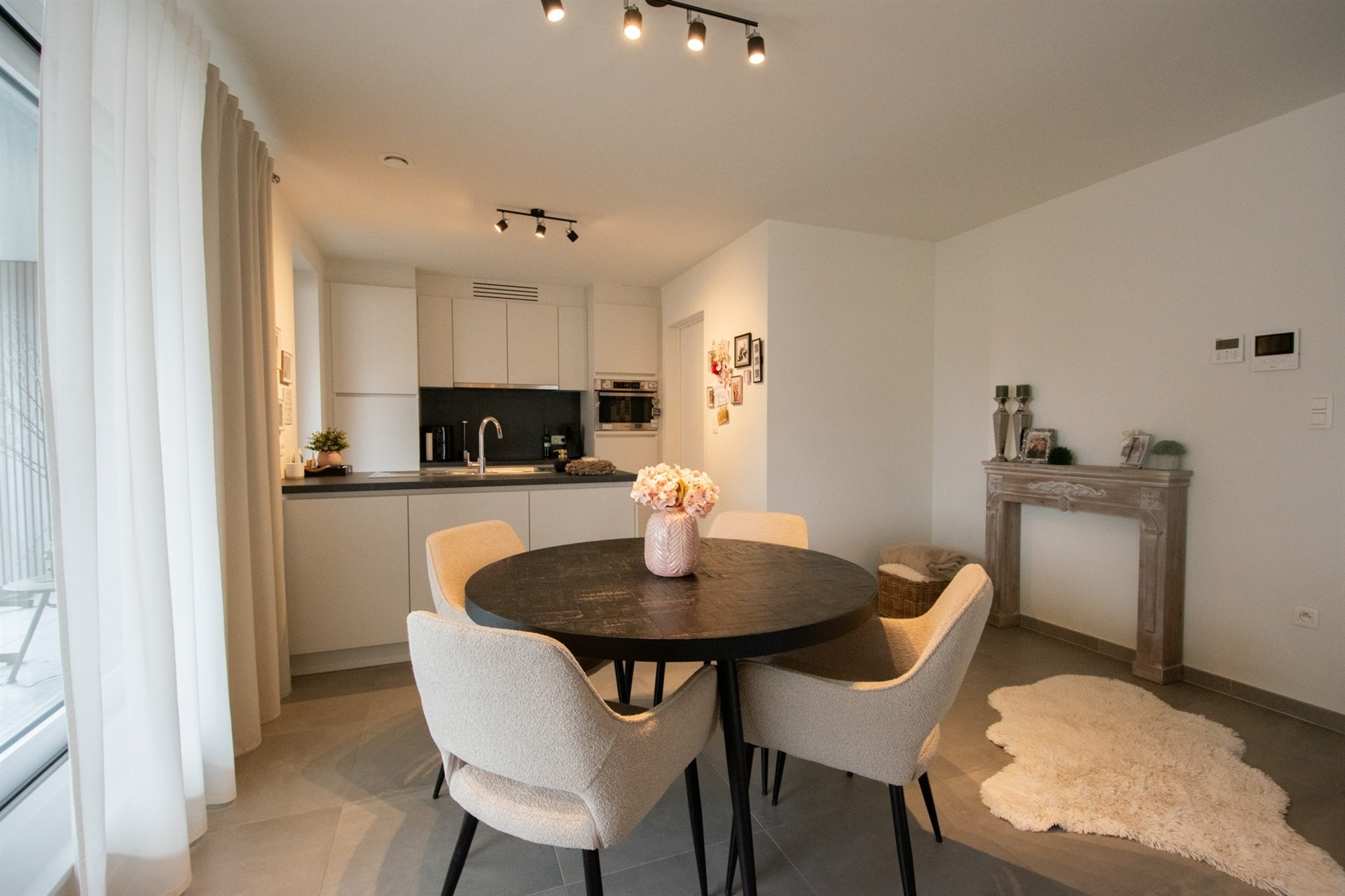 Uitstekend gelegen nieuwbouw BEN appartement in het centrum van Stekene.   - foto 2