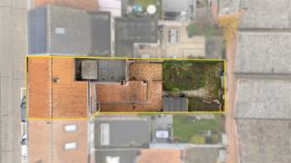 Potentiële gezinswoning of 2 bouwgronden in het hartje van Sint-Gillis-Waas Dit betreffen twee te renoveren woningen die heden ingericht zijn als...