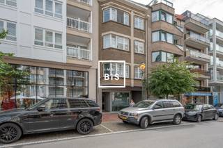 TE HUUR: Centraal gelegen instapklaar handelspand op topligging in de DumortierlaanGelegen op een absolute toplocatie in het hart van Knokke, bevindt...