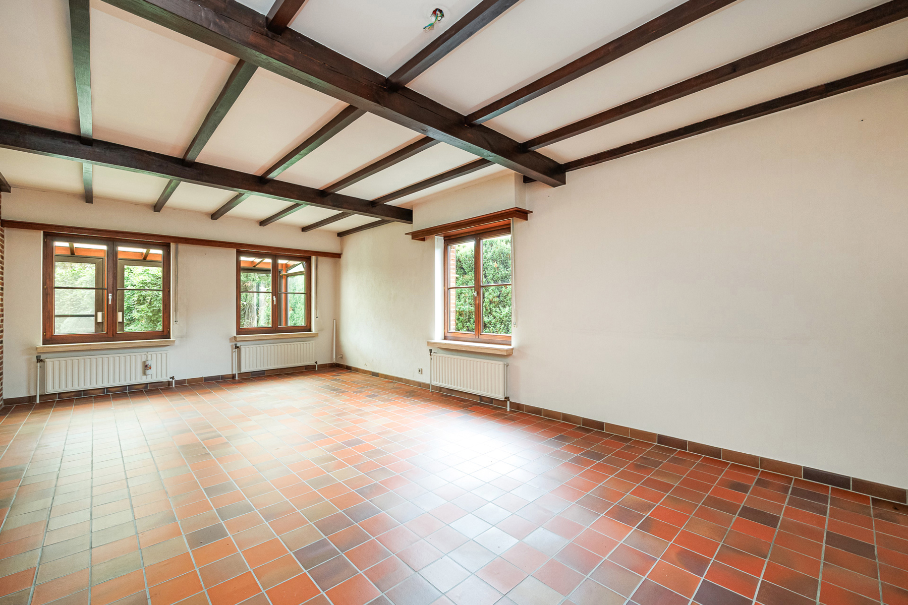 RUIME WONING MET 4 SLPK, MOOIE TUIN EN TAL VAN MOGELIJKHEDEN - foto 5