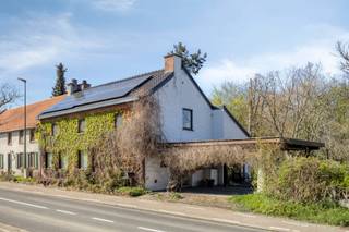 Découvrez cette maison à trois façades située dans un emplacement de choix à Vaalbeek (Oud-Heverlee), une commune verdoyante idéalement située...