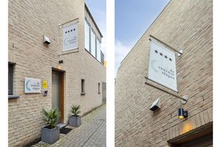 De Veurnse Slaper is een gloednieuwe 4-sterren B & B in het centrum van Veurne op 150 meter van de grote markt. Keuze uit 7 mooie, ruime kamers met alle mogelijke comfort. Deze perfecte ligging zorgt voor een ideale uitvalsbasis voor het uitbaten van deze goed onderhouden B&B.Geniet van het prachtige Veurne met zijn historische markt en culinaire adresjes , of verken de omstreken. Prachtige fietsstreek, op een boogscheut van de golf van Koksijde, slechts enkele kilometers van de Noordzee .De B&B beschikt over 7 slaapkamers die zeer smaakvol en luxueus afgewerkt zijn.Hiervoor is er ruim voldoende parkeerplaats voorzien (4 staanplaatsen) en 2 garages.Op het gelijkvloers bevindt zich de gemeenschappelijke keuken en tuin.Bovendien is er voldoende privéruimte voor de eigenaars. De woning heeft een living, geïnstalleerde keuken, 3 slaapkamers, badkamer en terras.De B&B is door zijn ligging ook zeer geliefd bij bedrijven.Overnameprijs: € 180.000,00Aarzel zeker niet ons te contacteren indien dit bedrijfsvastgoed bestaande uit een B&B met woning over te nemen in Veurne u mogelijks kan interesseren.