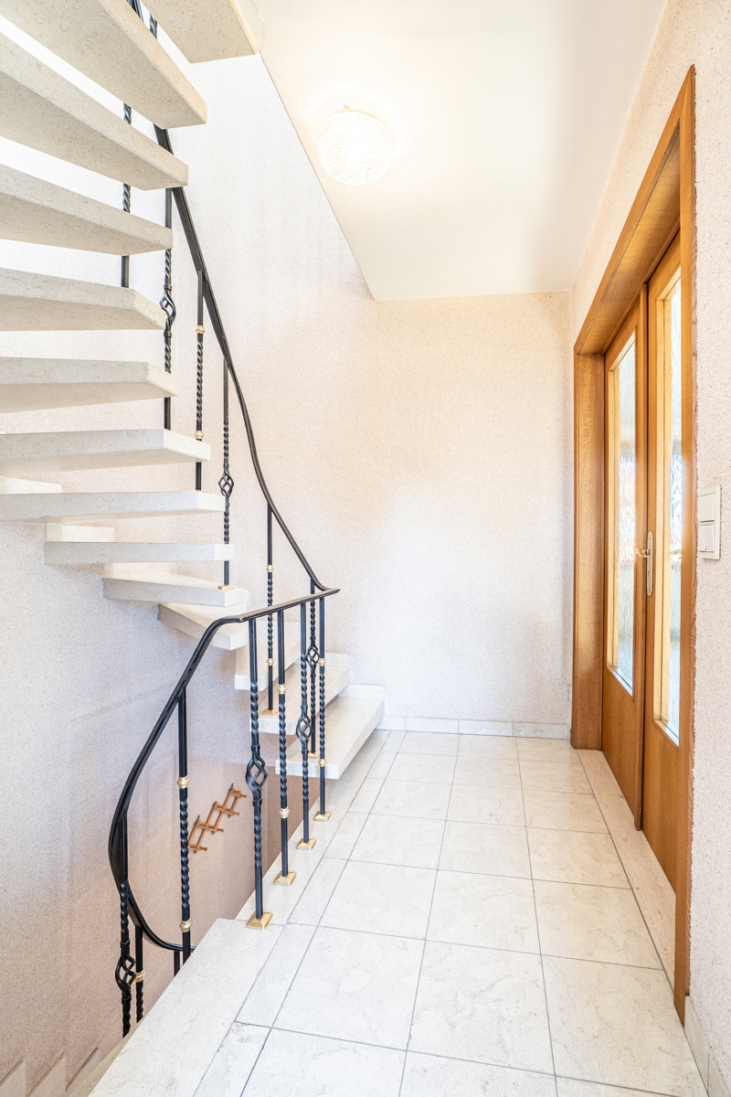 Halfopen woning met 3 slpks, tuin en garage - foto 4