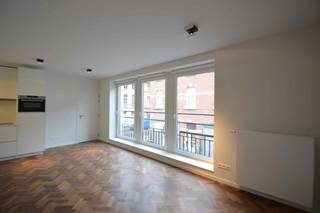 Hedendaags & luxueus wonen nabij de Visserij! Studio in een leuk kleinschalig totaal gerenoveerd gebouw.De studio is hoogwaardig afgewerkt – voorzien...