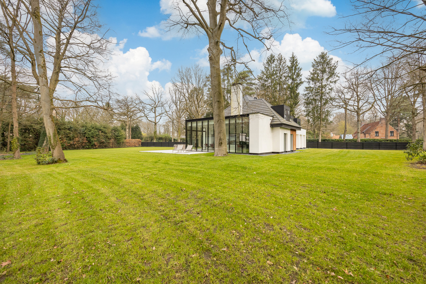 Luxueuze vernieuwbouwvilla met high-end afwerking - foto 2