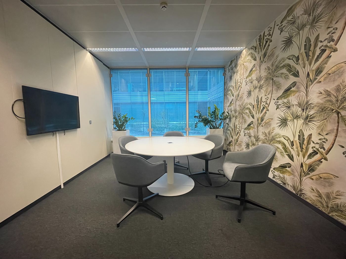 Espaces flexibles de 10 m² à 40 m² à proximité des autoroutes E40 et R0 - photo 3