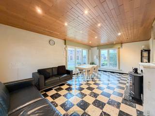 TE RENOVEREN BUNGALOW OP RUSTIGE LOCATIE IN DE DORPSKERN VAN ASPER, DEELGEMEENTE VAN GAVERE. DE WONING BESCHIKT REEDS OVER VERNIEUWDE...