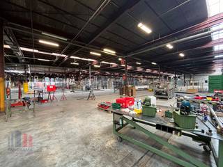 Bedrijfsgebouw REAL te huur met een oppervlakte van 8.000m² in het industriepark Groenedreef, gelegen op een top locatie vlakbij de E17.Het gebouw...