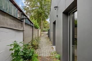 Op een centrale en goed bereikbare, doch rustig gelegen locatie in Ekeren, vlakbij invalswegen, centrum Ekeren en Antwerpen vinden we deze...