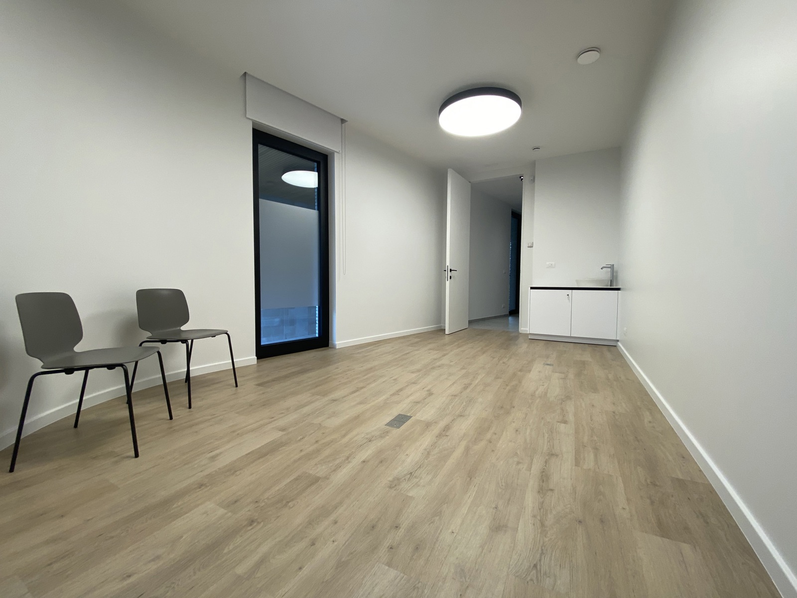 Commercial à louer à Sint-Pieters-Leeuw - photo 4