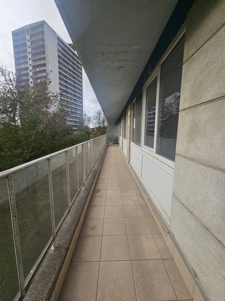 Rustig gelegen appartement met twee slaapkamers en terras - foto 3