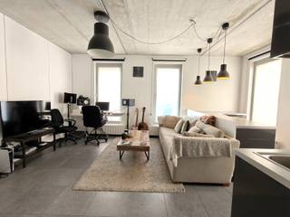 Modern en lichtrijk één slaapkamer hoek appartement gelegen op de gelijkvloerse verdieping op centrale locatie nabij Berchem station,...