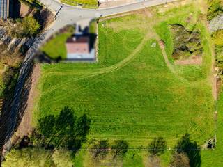 MOOI PERCEEL BOUWGROND met LANDELIJKE ZICHTEN en een aangename oppervlakte van 820M² in het rustieke Michelbeke. Deze bouwgrond voor OPEN...