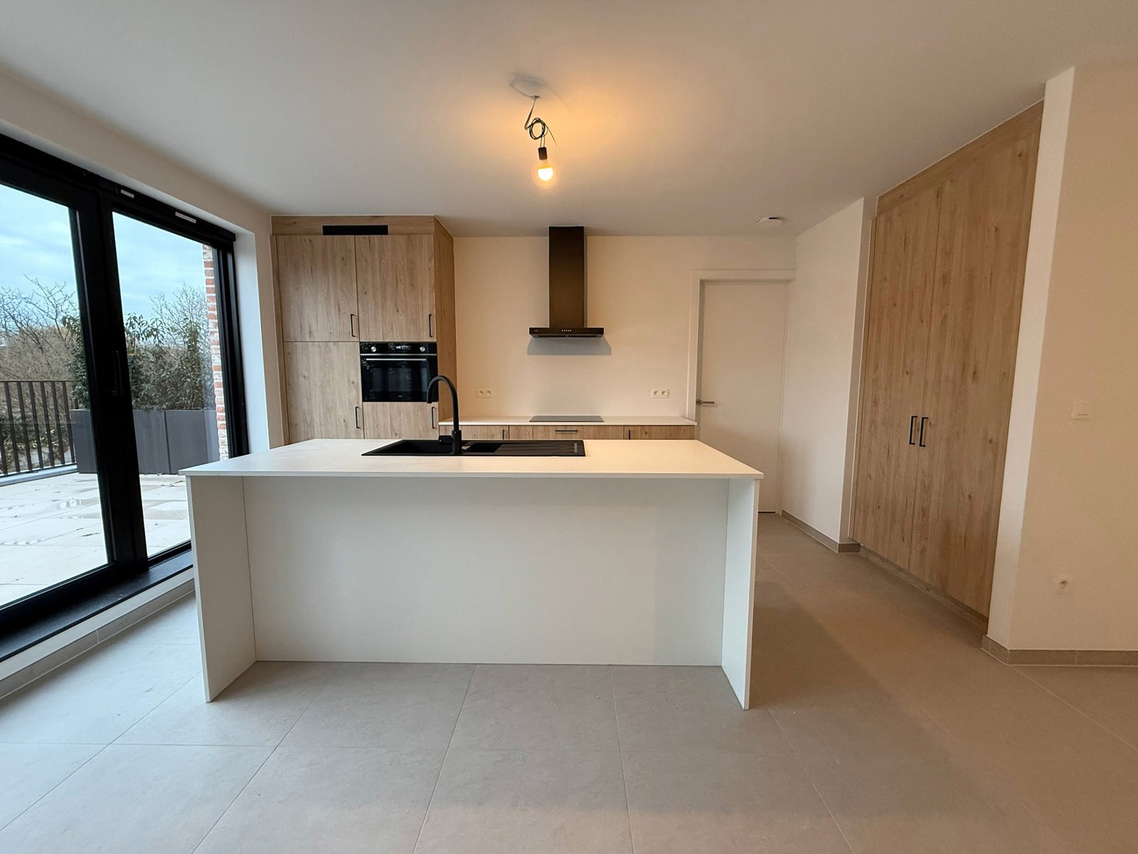 Nieuwbouwappartement met twee slaapkamers, terras en autostaanplaats.  - foto 4