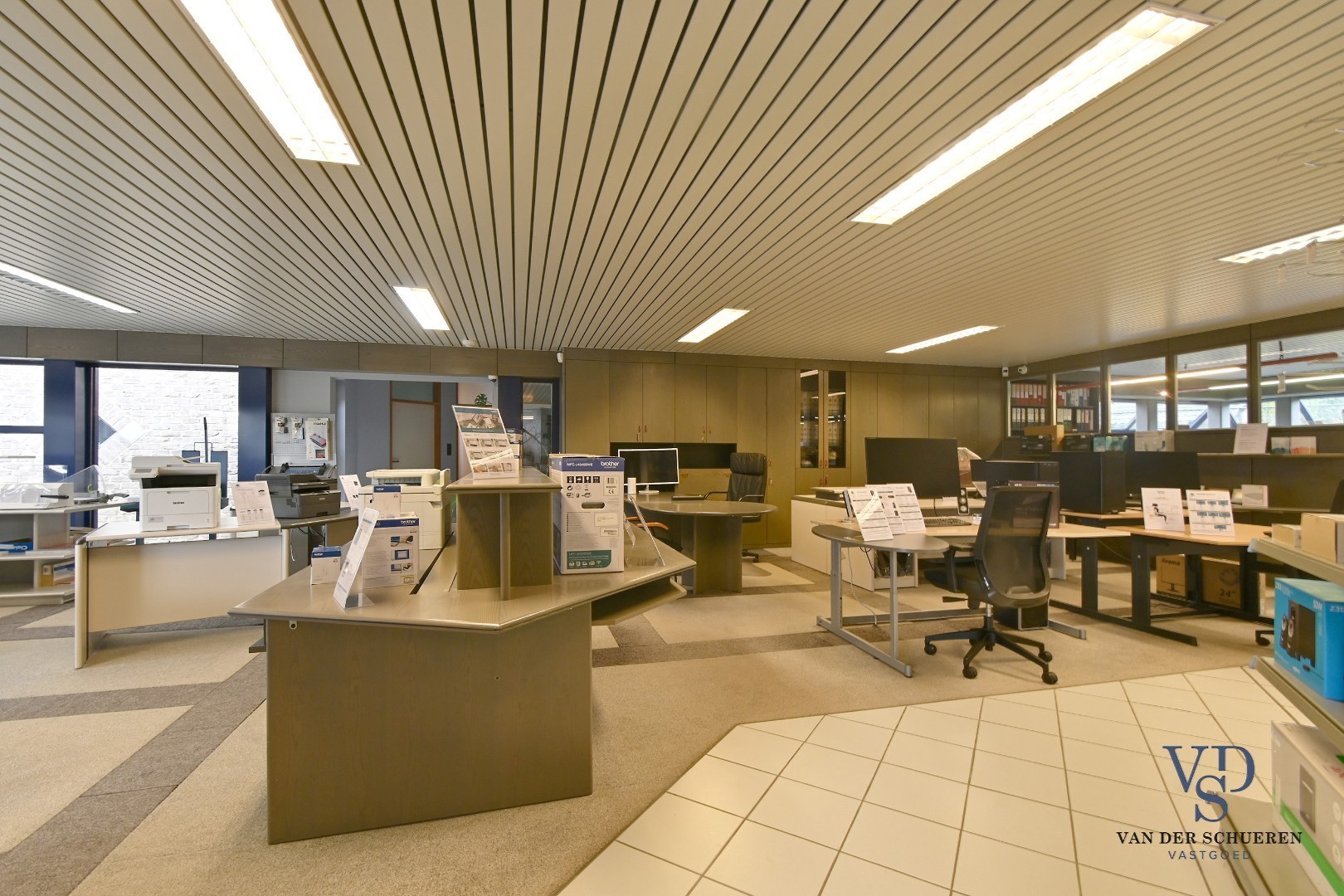 Ruim handelspand met penthouse in villastijl - foto 4