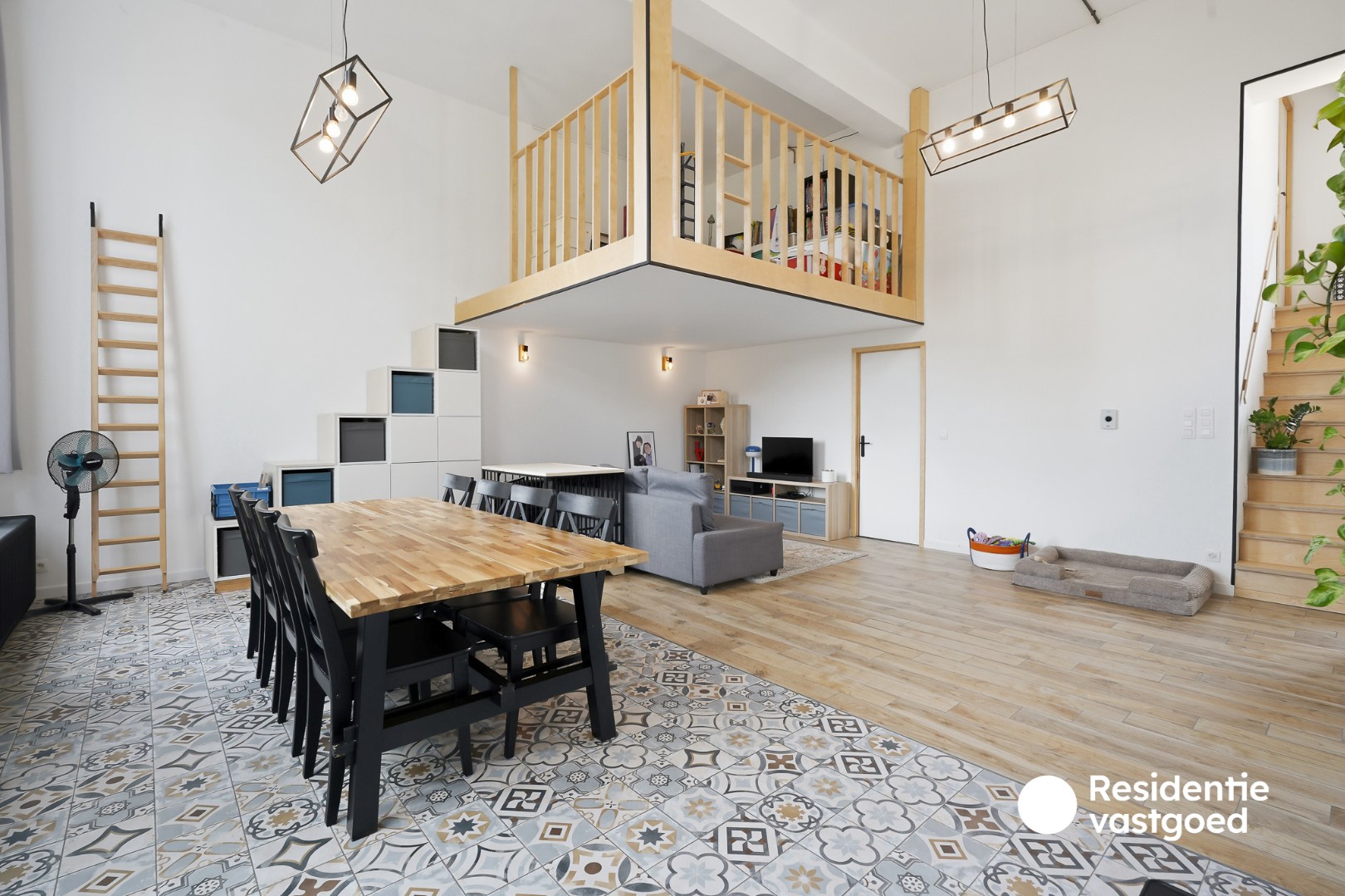 Recent, ruim appartement met uniek karakter in centrum Diksmuide! - foto 5