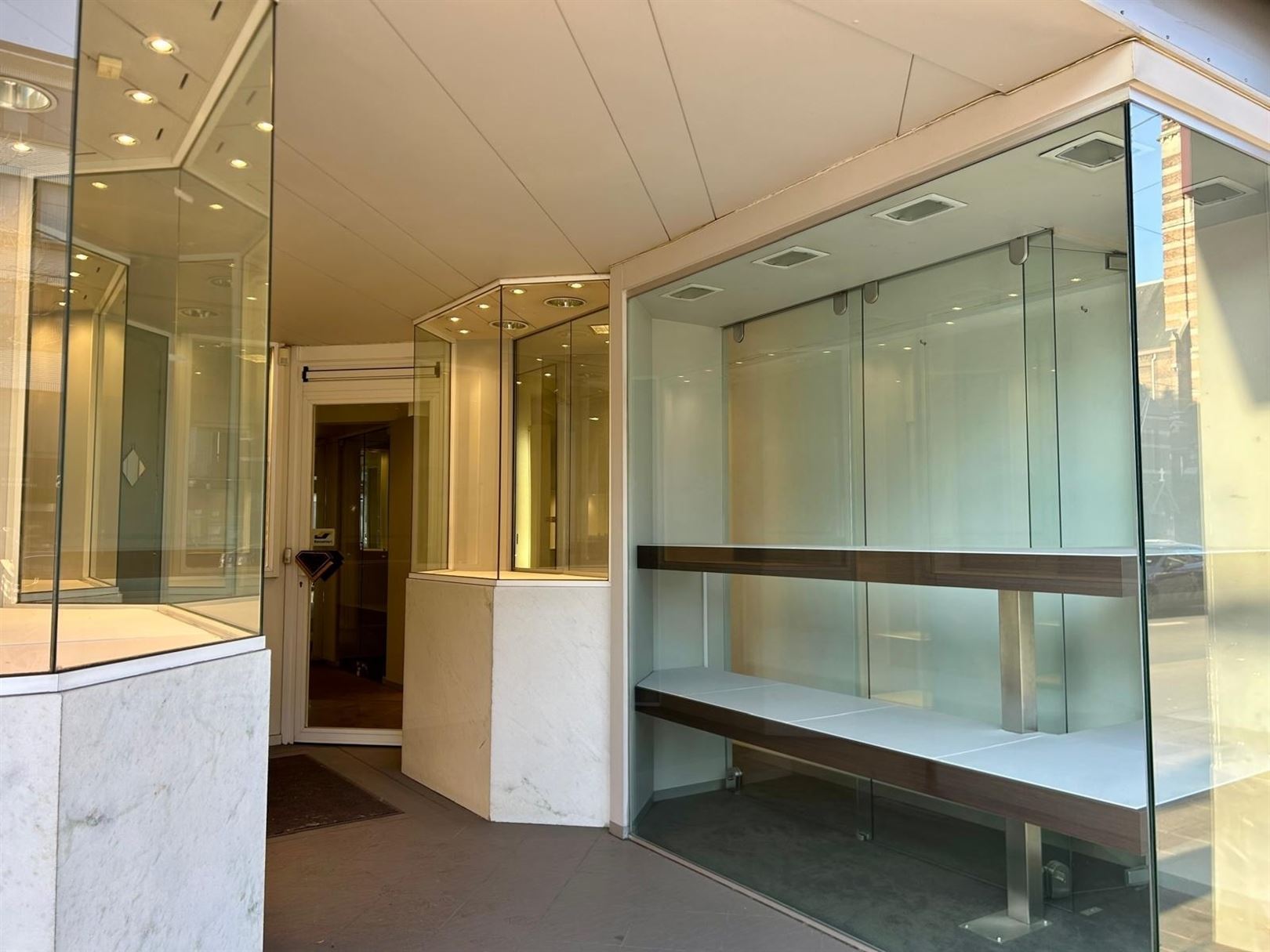 Commercial for rent in Merksem - photo 5