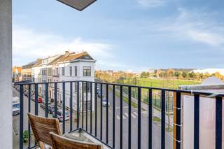 This 54m² 1 bedroom apartment (as-built plan) for sale is located on the 2nd floor with a view over Park Spoor Noord in Antwerp. You enjoy an open and spacious view of the park. This apartment is ideal for those who want to buy in Antwerp and love a green environment. Suitable for both personal use and investment.The living space has a lot of light, making it a pleasant place to relax.Thanks to its location in Antwerp-North, shops, schools, supermarkets, public transport and major access roads are within walking distance. This makes this apartment not only practical to use, but also extremely interesting in terms of mobility. If you want to buy real estate in Antwerp with easy access and all amenities nearby, you are in the right place.Layout:- living space with open view of the park- kitchen- bathroom- 1 bedroom- basement storageAdvantages:- Epc A- central location- park view- everything at your fingertips: shops, schools & public transport- interesting for starters and investors rewriteAre you interested in an apartment or house for sale in Antwerp? Don't hesitate to contact us. If you would like to sell your own property, please contact us for a free estimate, by phone at 03/206.76.76 or by email to antwerpen@dewaele.com.You can also always come to us for all other questions about real estate!